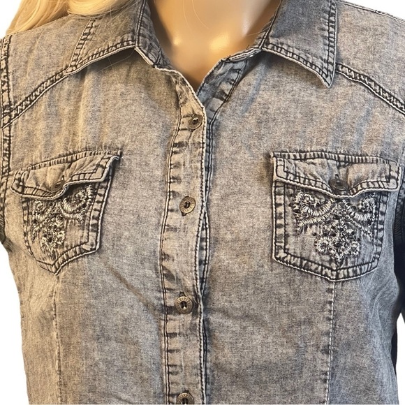 Maurices Premium Gray Washed Denim Button Up Shirt - Picture 3 of 10